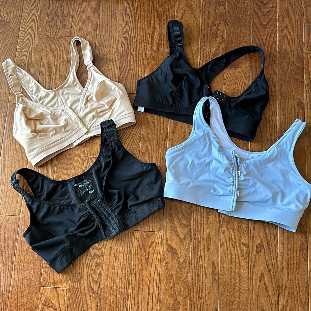 Set of 4 XL/XXL recovery bras. Fit size 36D/38DD. Includes Marena Recovery 4244